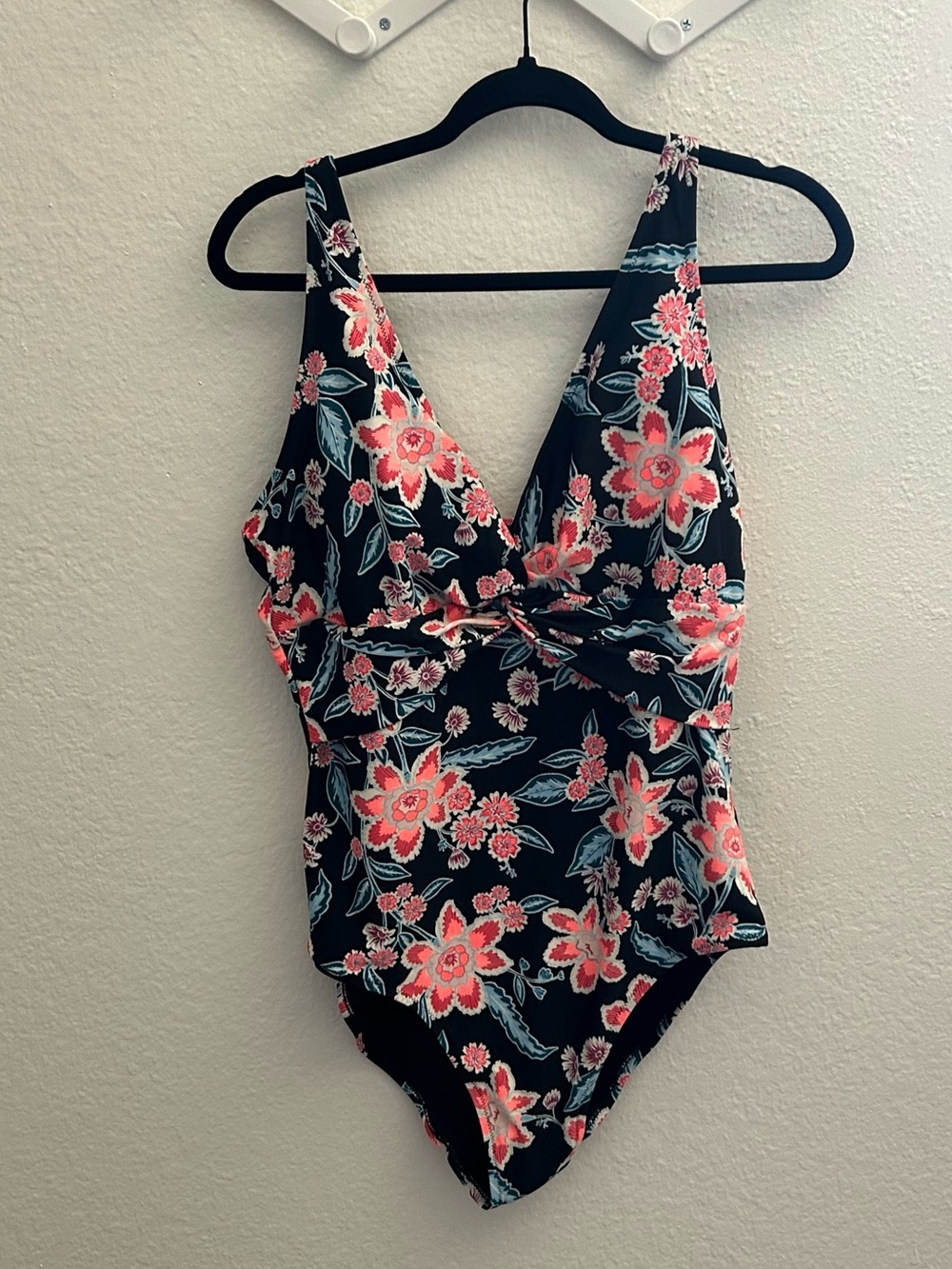 Old Navy Floral One Piece Swimsuit XL NWT